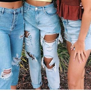 Urban outfitters BDG distressed mom jean lightwash